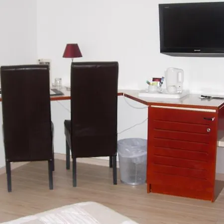 Western Montagne Noire Hotel